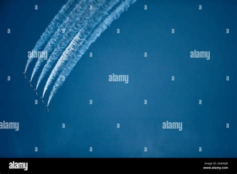 Airplanes flying in formation Stock Photo - Alamy