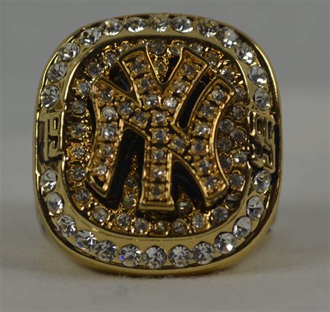 Lot Detail - Derek Jeter 1999 New York Yankees World Series Championship Replica Ring