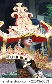 7,746 Indonesia National Costume Images, Stock Photos & Vectors | Shutterstock