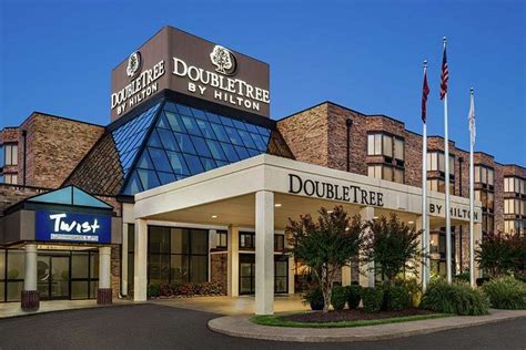 DOUBLETREE BY HILTON HOTEL JACKSON $128 ($̶1̶4̶8̶) - Prices & Reviews - TN