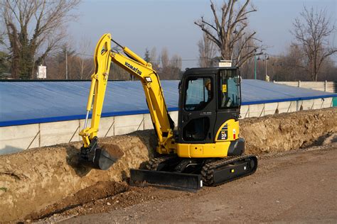 Komatsu PC35MR-3 excavator specs (2008 - 2017) | Diggers | LECTURA Specs