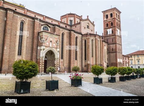 The beautiful Cathedral of Asti in Piedmont Stock Photo - Alamy