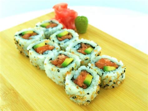 Spicy Salmon Maki Sushi Roll Nutrition Information - Eat This Much