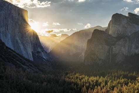 Tunnel View sunrise Yosemite National Park [OC][1618x1080] http://ift ...