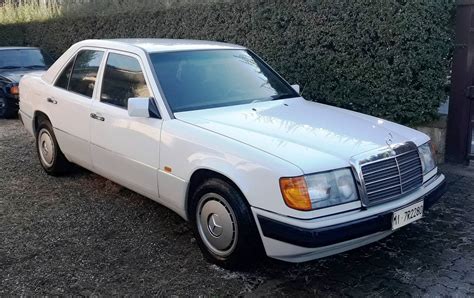 Mercedes-Benz 200 E (1990) in vendita a 2.800 EUR