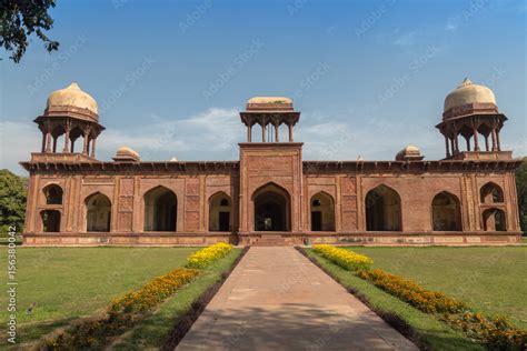 Foto Stock Mariam tomb also known as the tomb of Mariam-uz-Zamani at Sikandra is an intricate ...