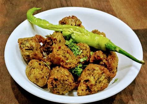 Maharashtrian style Kothimbir Vadi Recipe by Rohit Pawar - Cookpad