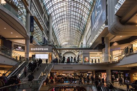 The Complete Guide to Toronto Eaton Centre