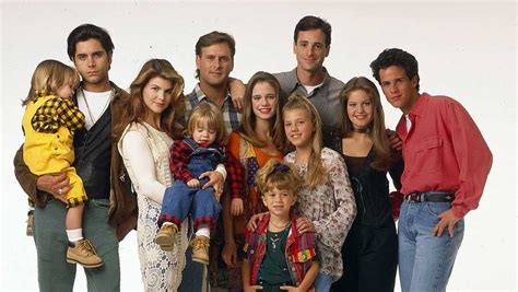 'Full House' cast recreates opening as 'Full Quarantine'