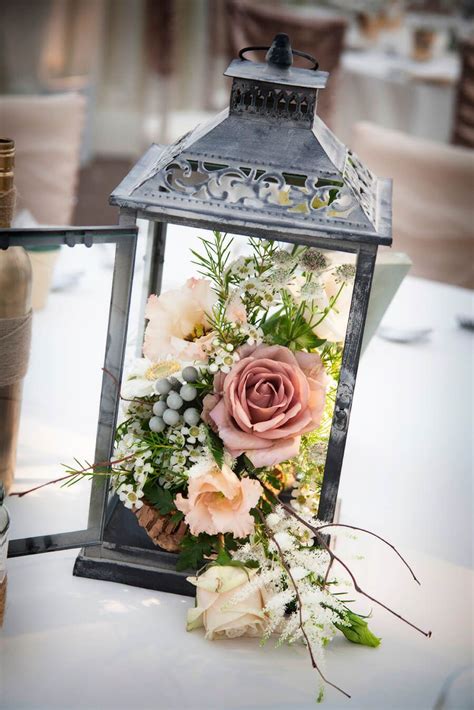 32 Gorgeous and Creative Ideas for Decorating with Lanterns | Lantern centerpiece wedding ...