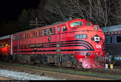 LV 576 Lehigh Valley EMD F7(A) at Tuckahoe, New Jersey by Ryan ...