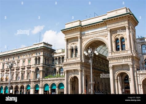 Milan shopping centre Stock Photo - Alamy