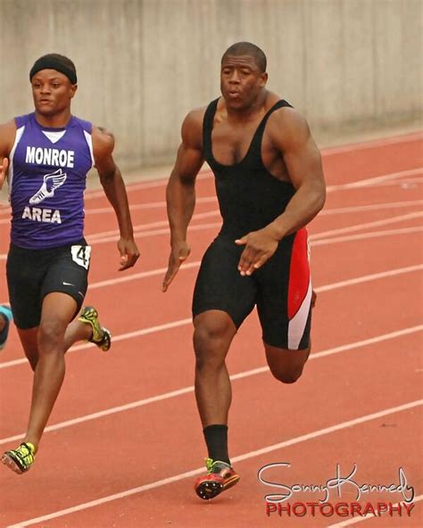 Nick Chubb running track in high school : Browns