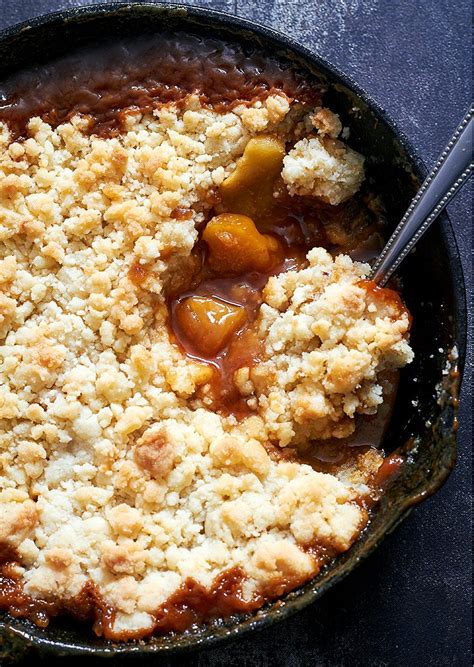 Caramel Apple Skillet Crumble Recipe — Eatwell101