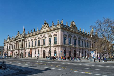 Stiftung Deutsches Historisches Museum | Zeughaus berlin, Berlin museum ...