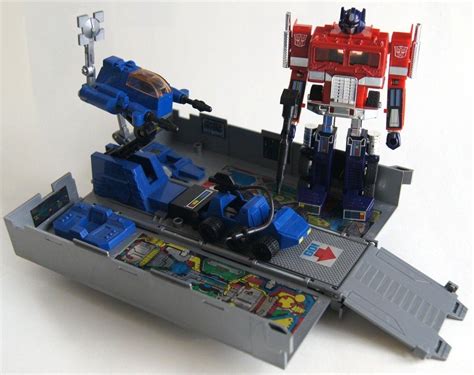 80's Optimus Prime toy : nostalgia