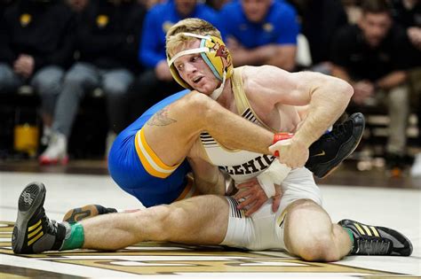 Crookham's top-five triumph highlights fighting Lehigh wrestling effort at Penn State ...