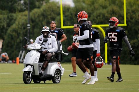 Former Cincinnati Bengals Coach Tem Lukabu to Interview for New England ...