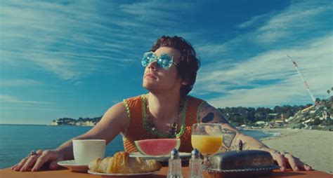 Harry Styles' "Watermelon Sugar" Spends 3rd Week As Pop Radio's #1 Song