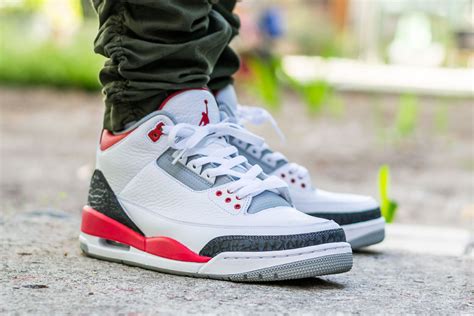 2013 Air Jordan 3 Fire Red Review