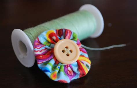 Kanga Creative: Easy peasy fabric yoyo tutorial