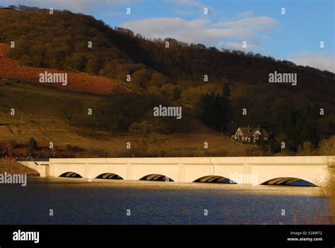 Ashopton Bridge in sunlight, Ladybower Reservoir Stock Photo - Alamy