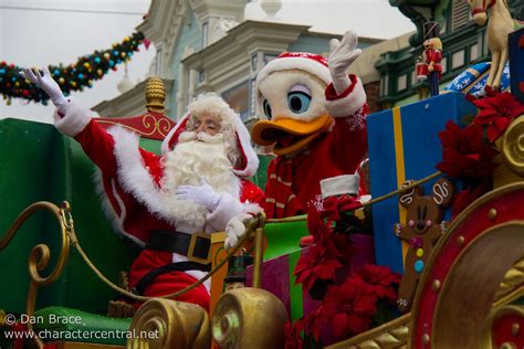 Christmas Cavalcade at Disney Character Central