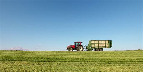 Royalty-Free photo: Green farm tractor | PickPik
