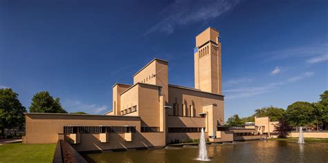 Hilversum Town Hall Netherlands (1931) by Willem Marinus Dudok ...