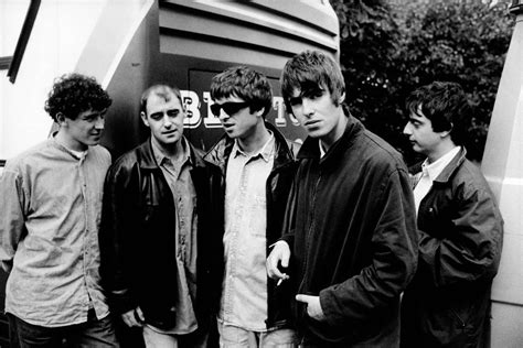 [100+] Fondos de fotos de Oasis | Wallpapers.com