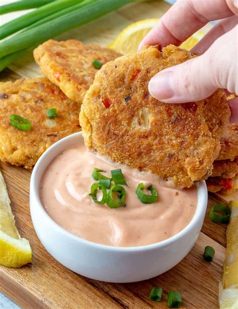 Salmon Patties - A Quick, Easy Seafood Recipe! | Recipe | Easy seafood ...