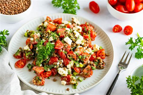 Schneller Linsensalat mit Feta und Tomaten