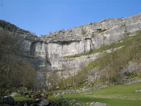 Malham Cove » outdooractive.com