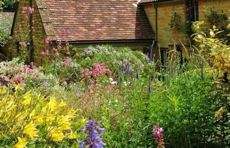 East Lambrook Manor Garden Manor Garden, Cottage Garden, Hardy Geranium ...