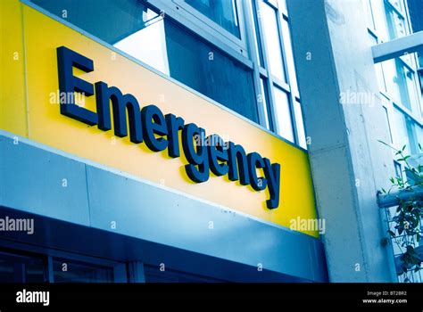 Emergency ward hi-res stock photography and images - Alamy