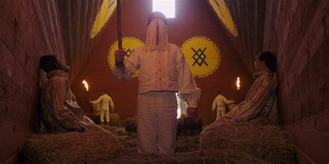 15 Scariest Midsommar Scenes We Can't Stop Thinking About