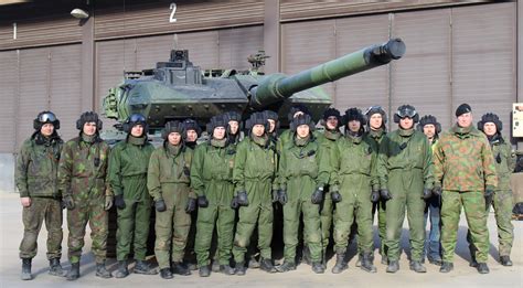 Finnish tank crewmen and a leopard 2 : r/TankPorn