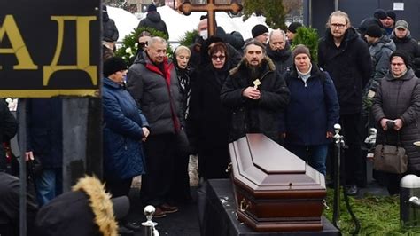 Alexei Navalny buried in Moscow amid thousands of defiant mourners ...