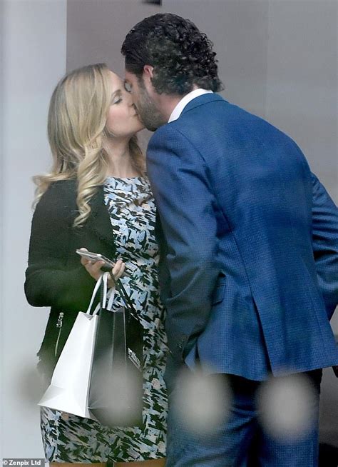 Coronation Street SPOILER: Sarah Platt shares a steamy smooch with ...