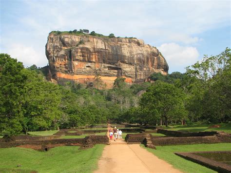 File:Sigiriya.jpg