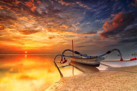 Sanur Beach, Enjoying The Beautiful Sunrise - Traveldigg.com