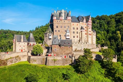 Premium Photo | Eltz castle near koblenz germany