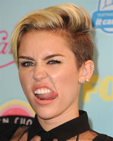 At the Teen Choice Awards in August, Miley's tongue hit the red | Miley ...