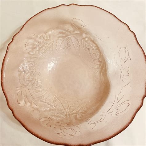 Arcoroc France Pink Rosaline Pattern Serving Bowl 9 Scalloped Rim