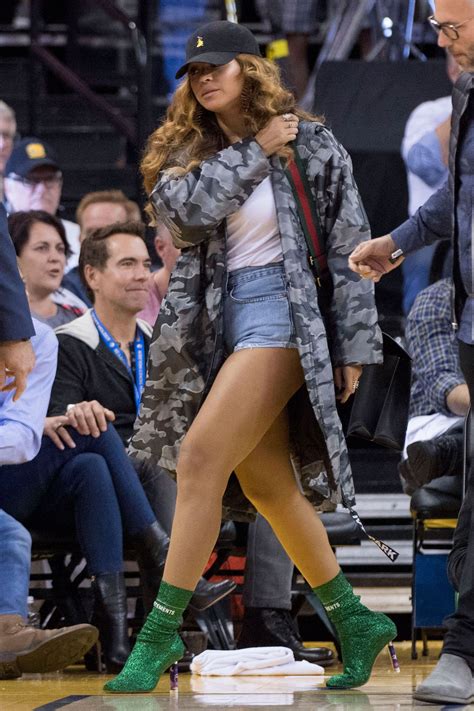 Beyoncé Ups Her Courtside Shoe Game With Vetements | Beyonce outfits ...