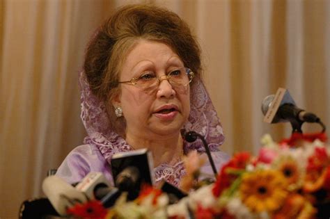 Khaleda Zia delivers a speech during a press conference in Dhaka