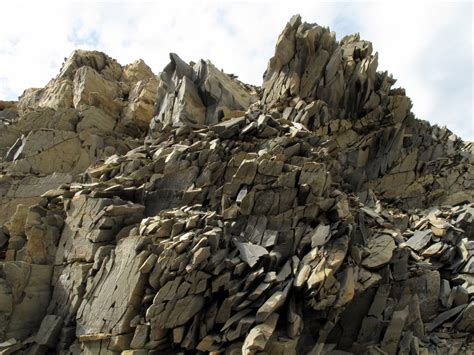 File:Jagged rocks (3968052801).jpg - Wikimedia Commons