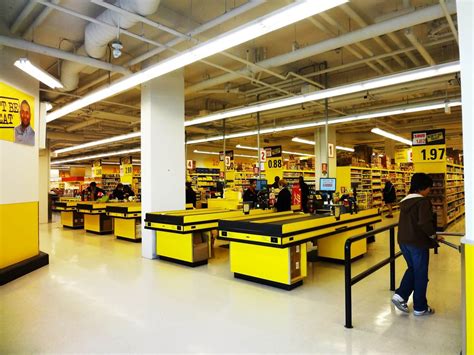 Discount Grocery Chain NoFrills Opens up in Kitsilano - Kitsilano.ca