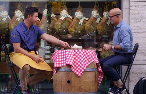 ‘Stanley Tucci: Searching For Italy’ explores Tuscany with a wine bar ...