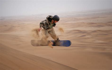 Alter Action - Sandboarding | Namibia Buchungsportal